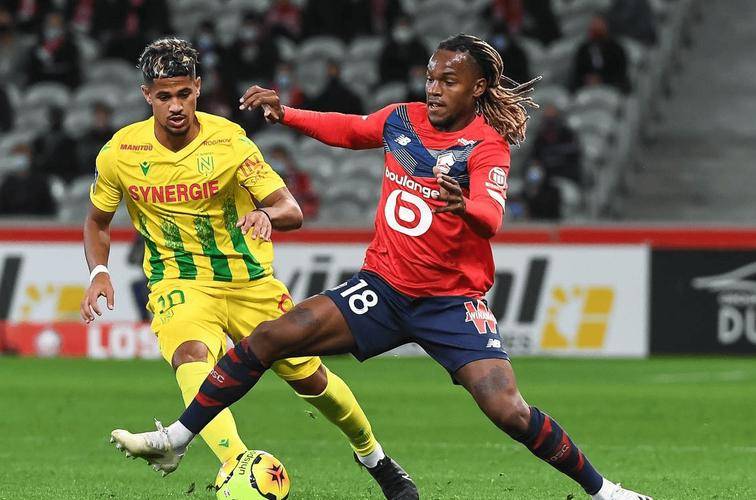 法甲焦点战:里昂主场硬撼斯特拉斯堡,欧战区席位争夺白热化